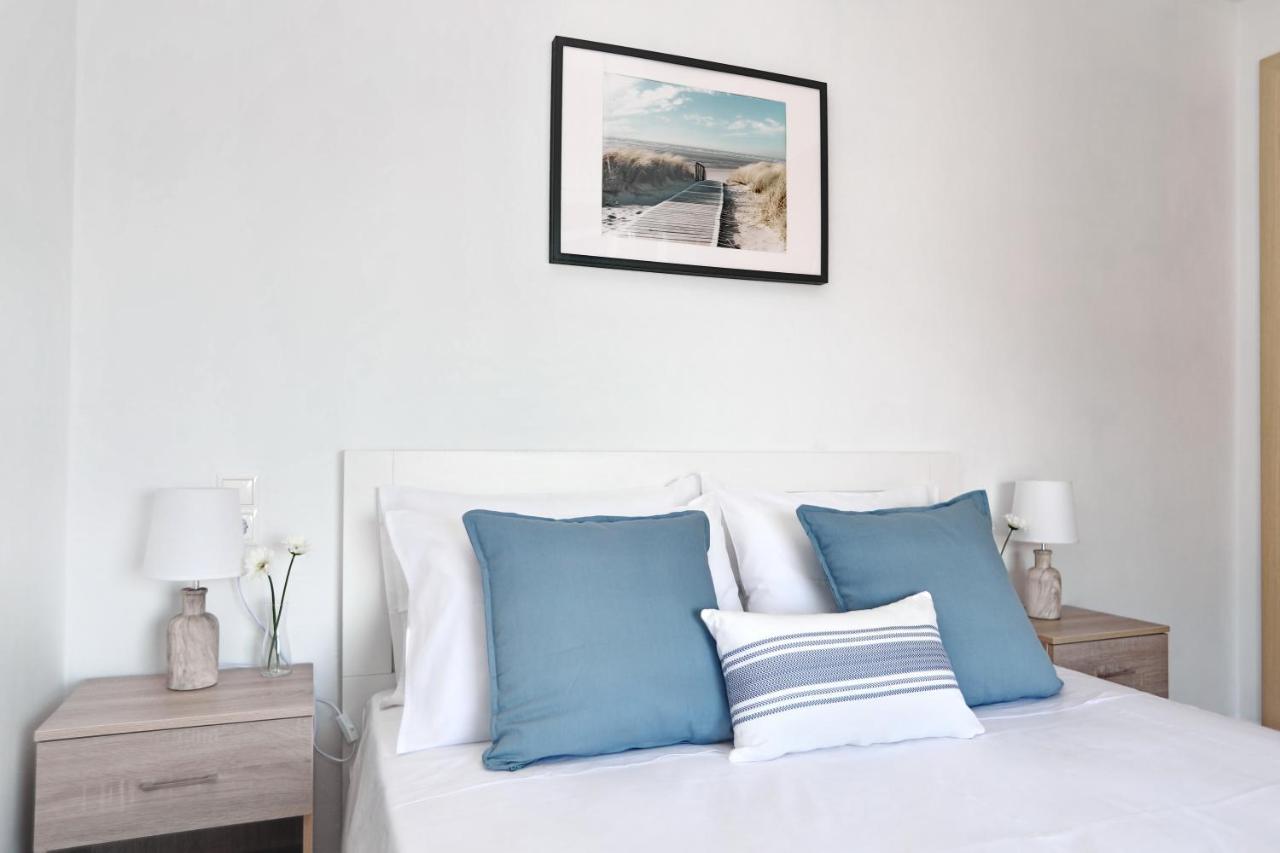 Esperides Apartments Aigli Skopelos Town Bagian luar foto