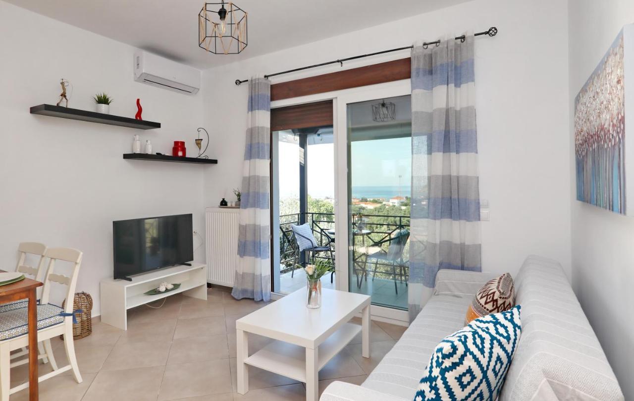 Esperides Apartments Aigli Skopelos Town Bagian luar foto