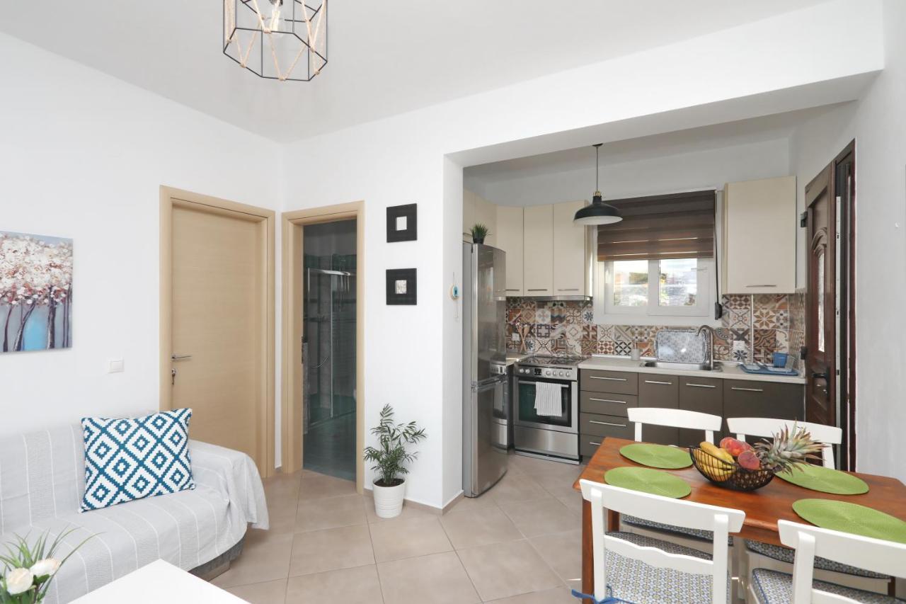 Esperides Apartments Aigli Skopelos Town Bagian luar foto