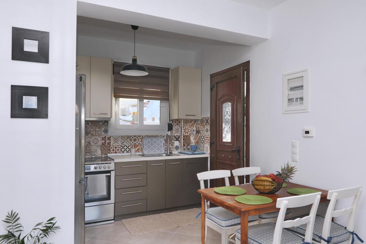 Esperides Apartments Aigli Skopelos Town Bagian luar foto