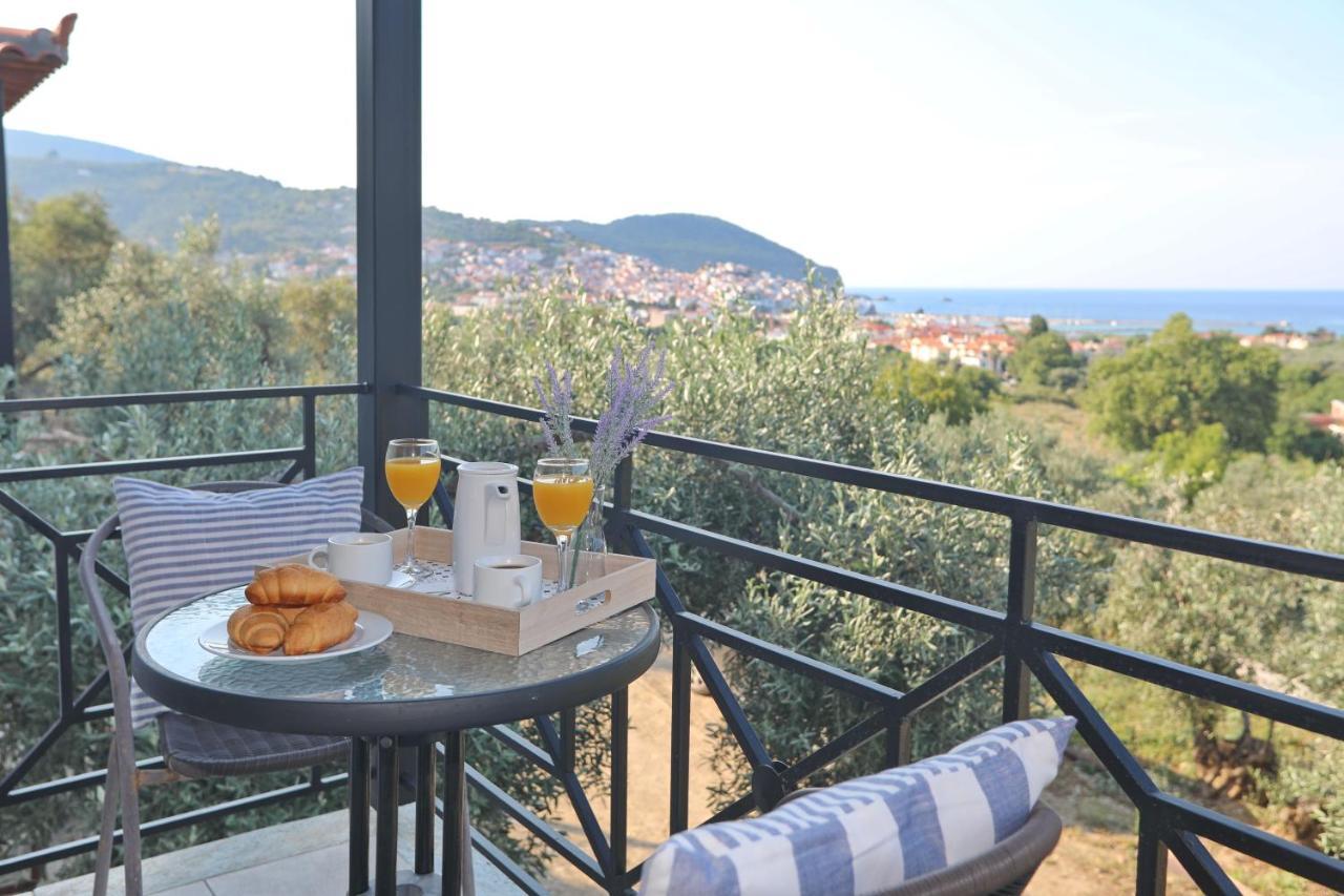 Esperides Apartments Aigli Skopelos Town Bagian luar foto