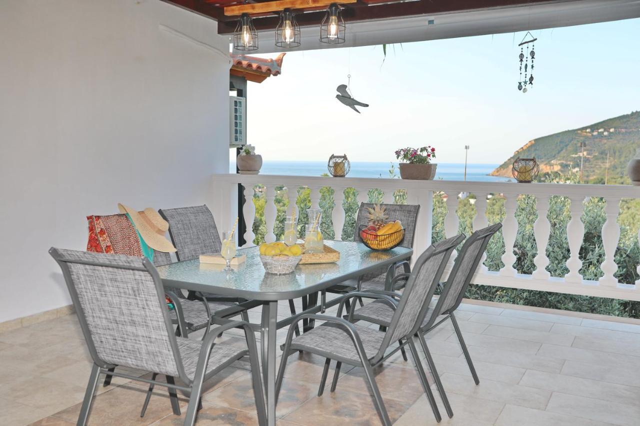 Esperides Apartments Aigli Skopelos Town Bagian luar foto